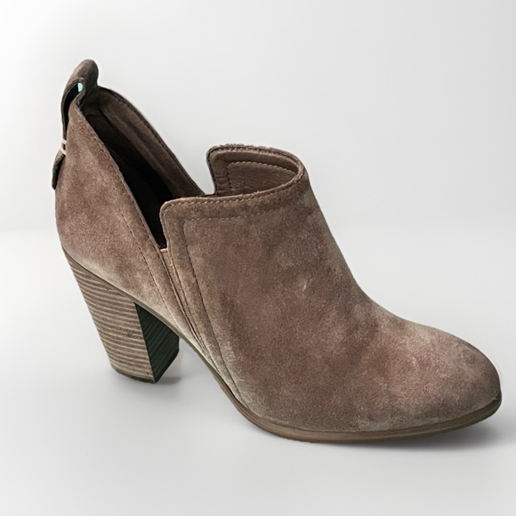 Vince Camuto Women's Francia
Ankle Boots Leather Suede Ankle Boots size  8.5 - Picture 3 of 11